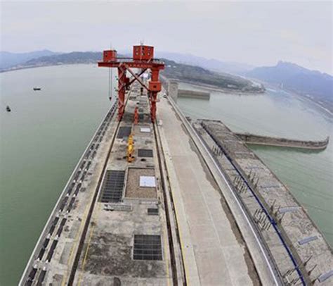 With train, dam China displays engineering might