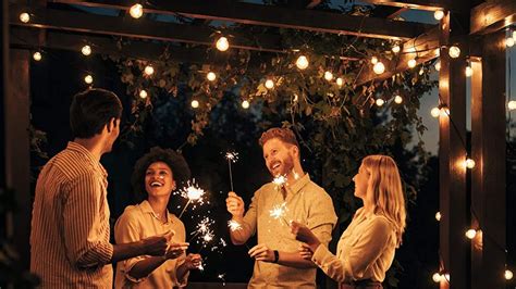 Iluminación para fiestas en el jardín Cómo crear un ambiente mágico y