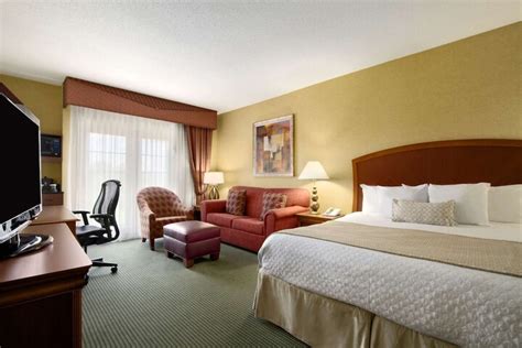 Embassy Suites by Hilton Greensboro Airport Greensboro | Bookonline.com