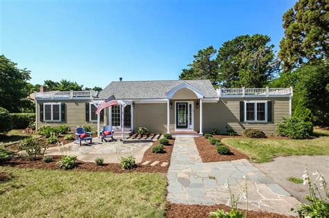 Real Estate in Cotuit, MA | Robert Paul Properties