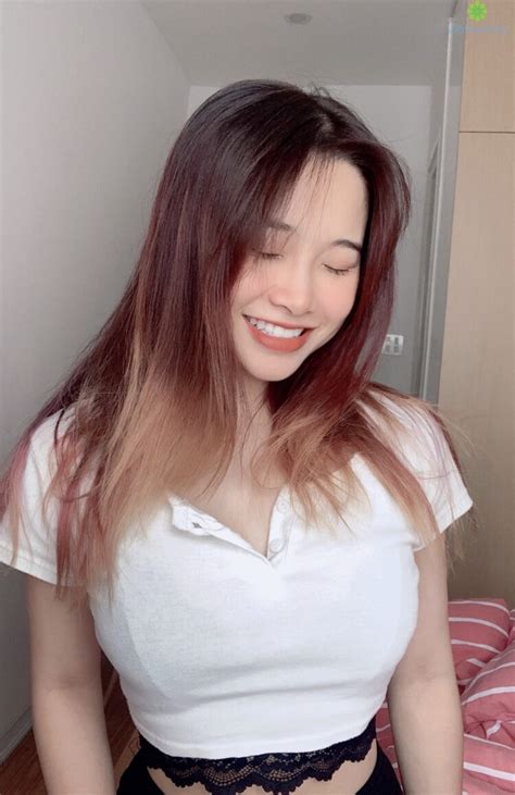 8 Hot Sexy Phan Anh Ngoc Bikini Pics