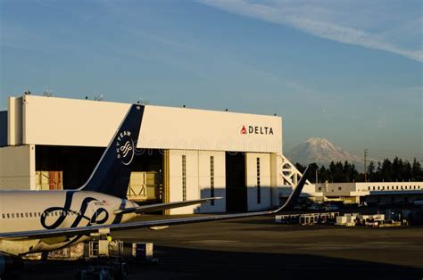 Delta Hanger Editorial Image Image Of Transportation 36803080