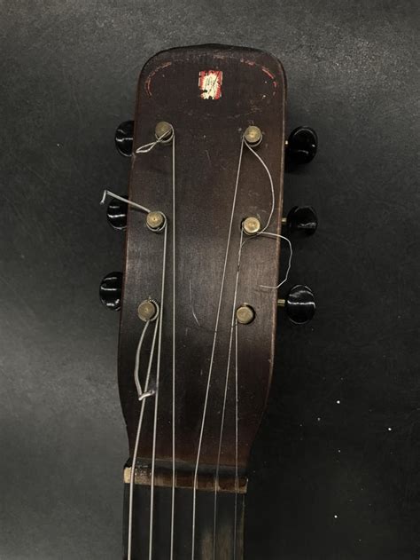 1930s 40s Parlor Guitar Anyone Recognize The Remnants Of The Headstock Logo Rvintageguitars