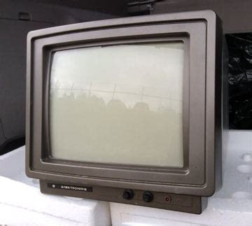 Монохромный монитор ''Электроника МС-6105''.