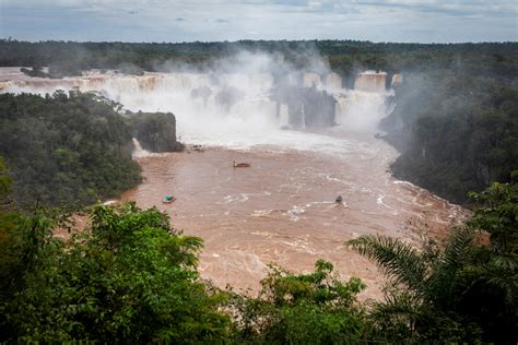 Las Cataratas De Iguazú Desbordadas Imágenes