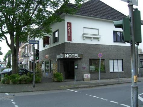 Best Price on Art Hotel Koln in Cologne + Reviews!