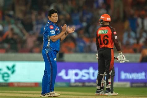 How Are You Able To Do That Aakash Chopra Lauds Piyush Chawla S