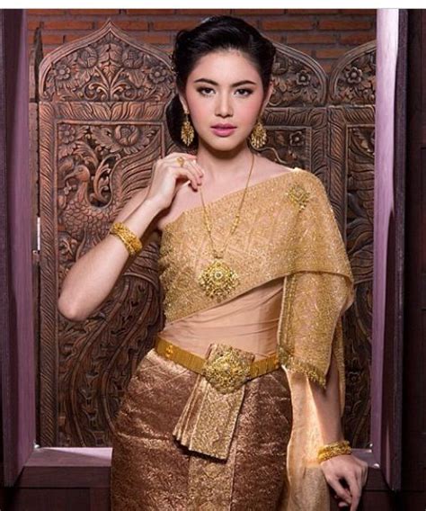 Thai Wedding Dress Gold