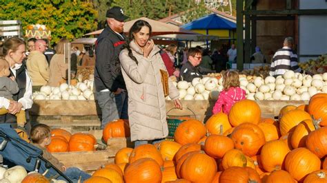 Riesiger Herbstmarkt Mit Verkaufsoffenem Sonntag 100 000 Besucher Erwartet