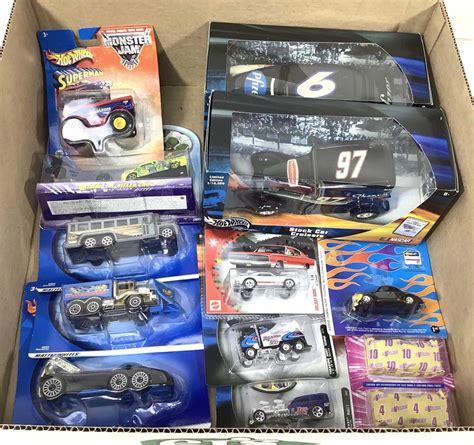Lot 13pc NIP Cars Hot Wheels Stock Car Cruisers