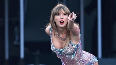 Latest News Taylor Swift Surpasses Rihanna To Become Worlds Richest