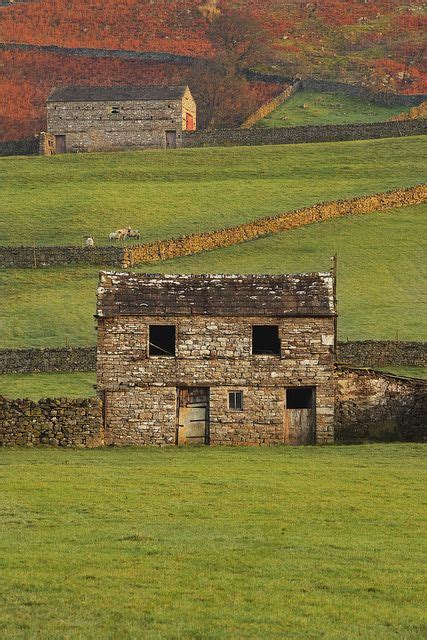 Passing Through Stone Barns Old Barns Yorkshire Dales