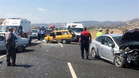 Burdur da trafik kazası 1 ölü 9 yaralı Internet Haber