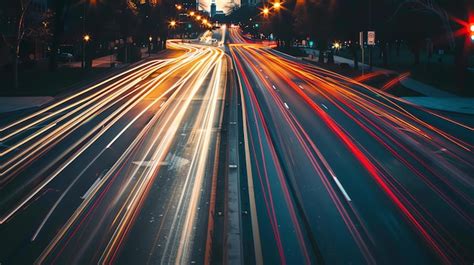 Foto De Exposi O Longa De Uma Rua Movimentada Da Cidade Noite As