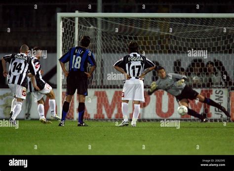 Inter milans goalkeeper hi-res stock photography and images - Alamy