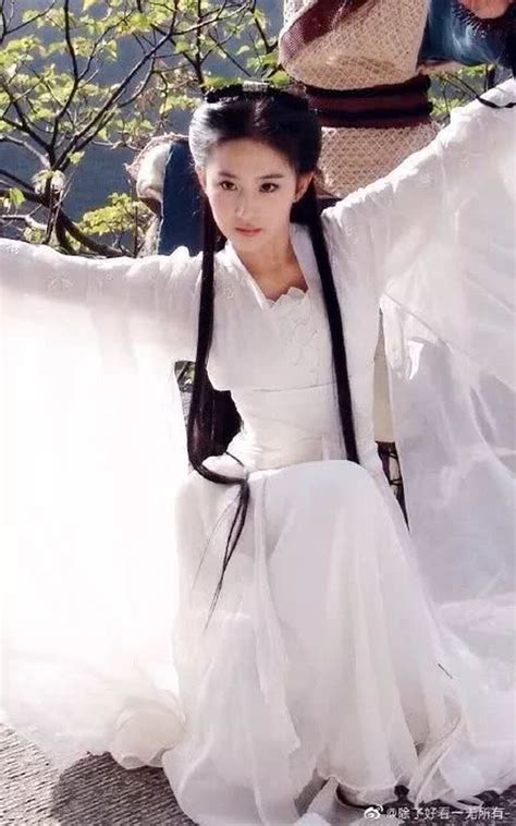 Dàn minh tinh Hoa ngữ đu trend xuyên không hot nhất hiện tại Cúc Tịnh Y như đổi đầu trùm