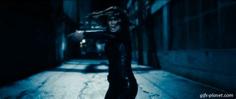 Kate Beckinsale Underworld Gif