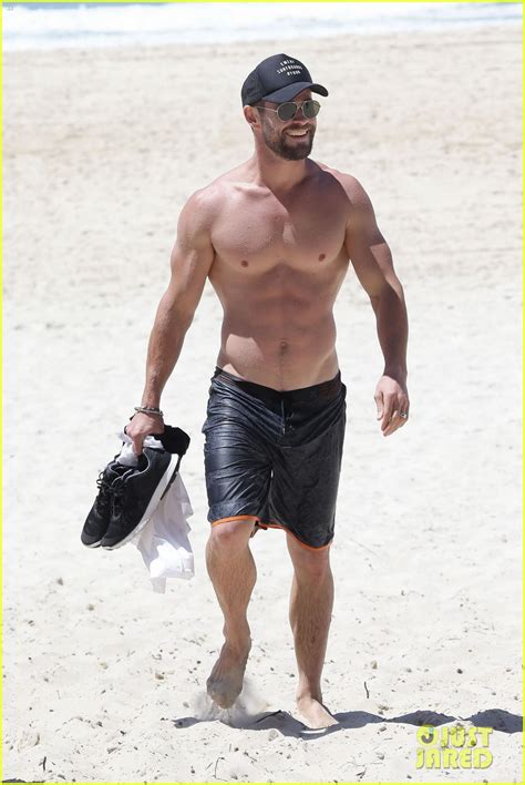 Chris Hemsworth Goes Shirtless Bares Ripped Body In Australia Photo