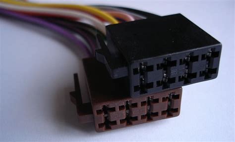 Как найти плюс и минус на магнитоле - АвтоТоп