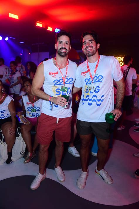 Giro de fotos Veja quem prestigiou o penúltimo dia de folia no