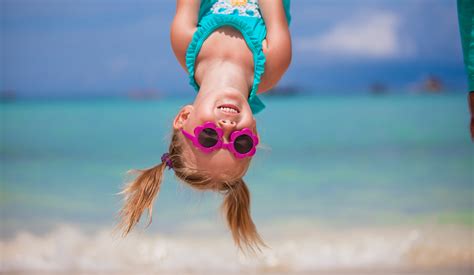 Proteger la Salud Visual en la Playa y la Piscina Federópticos