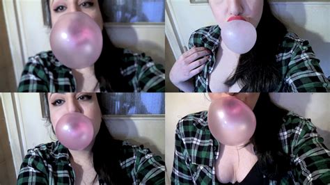 Queen Desdemona Blowing Bubbles And My Naked Foots