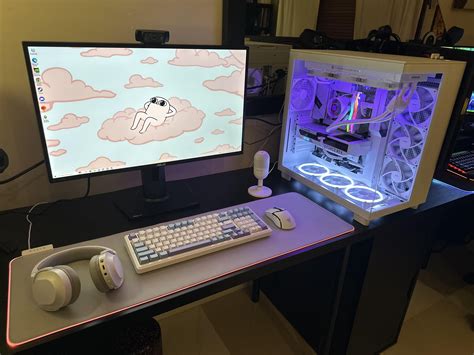 All white (and mercury) setup for my lady. : r/razer