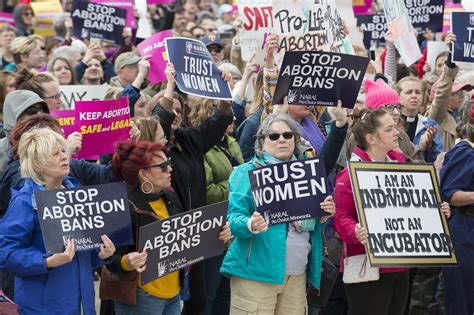 Protestos Contra Restri Es Ao Aborto Levam Mil Pessoas S Ruas Nos Eua