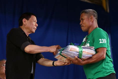 President Duterte Distributes Cloas To Bondoc Peninsula Farmers