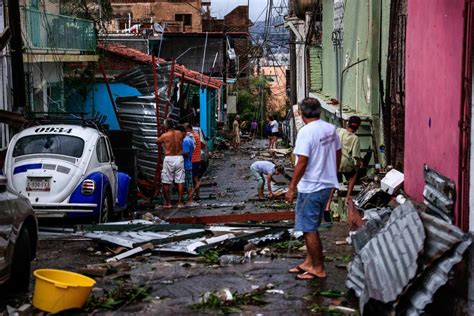 Relato De C Mo Acapulco Fue Devastado Por Hurac N Otis