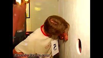 Chicos Gays Desnudos En Una Fiesta Esta Vez Con Nuestro Glory Hole Wall Patentado Xvideos