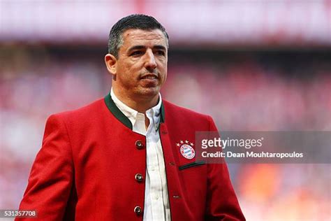 Bayern Legend Roy Makaay Photos and Premium High Res Pictures - Getty ...