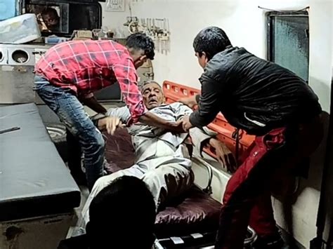 Fire Broke Out In A 3 Storey House The Old Man Fainted 3 मंजिला मकान