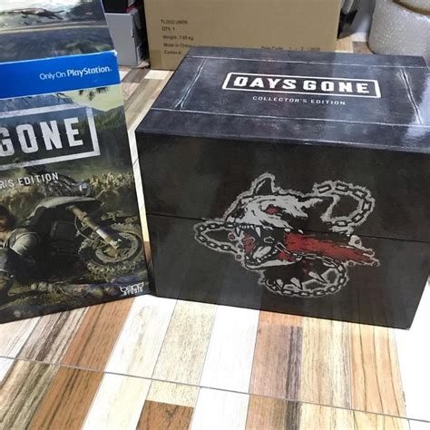 The Last Of Us Ellie Edition Days Gone Collector S Edition Boxes