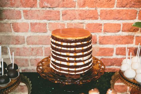 Naked Cake With Drizzled Sauce