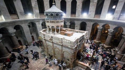 Jerusal M Iniciada A Restaura O Do Piso Da Bas Lica Do Santo Sepulcro