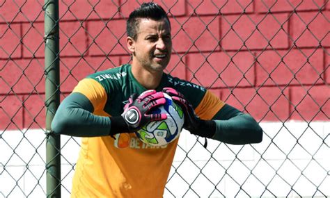 Fluminense renova contrato Fábio até o fim de 2025 365Scores