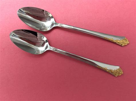 2 Oneida Heirloom Cube GOLDEN DAMASK ROSE Stainless Teaspoons EBay