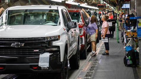 General Motors suspende nuevamente la producción de camionetas por