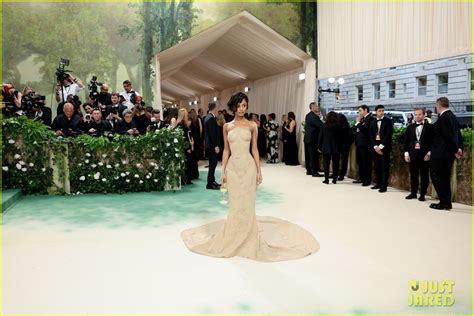 Watch Tyla S Sand Gown Get Cut Into A Mini Dress During Met Gala