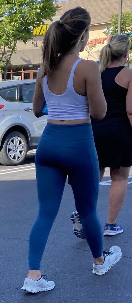 Perfect College Ass In Blue Leggings Spandex Leggings Yoga Pants