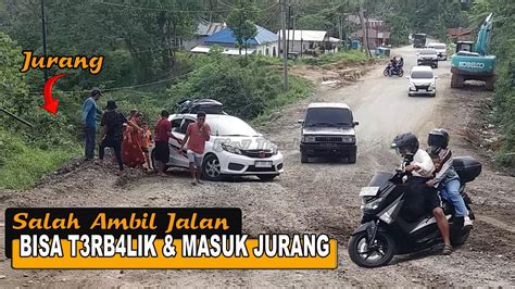 Detik Detik Menegangkan Pengendara Motor T Rbalik Dan Mobil Hampir