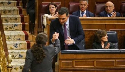 Iglesias Escenifica Su Reconciliaci N Con S Nchez Es Un Honor Caminar