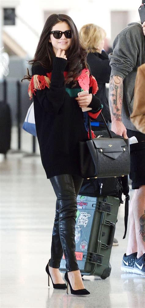 Selena Gomez Arrives At Jfk Airport In New York 10 15 2015 Hawtcelebs