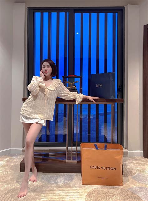 Cuộc sống sang chảnh của hot girl Trâm Anh sau gần năm Nam tiến