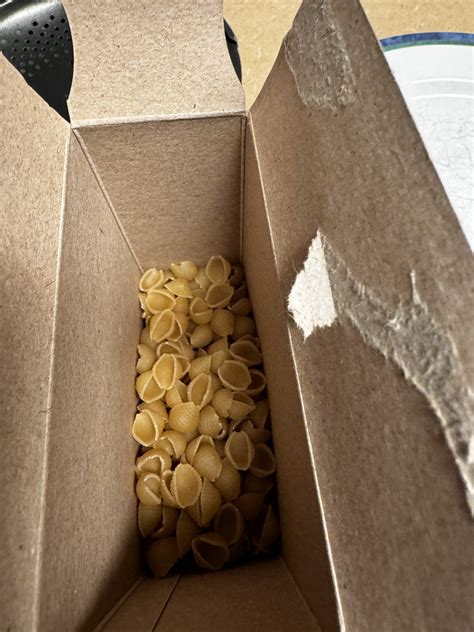 'Complete BS' cries Kroger customer after opening pasta box & shoppers