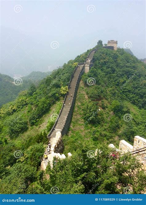 how long to walk the great wall of china