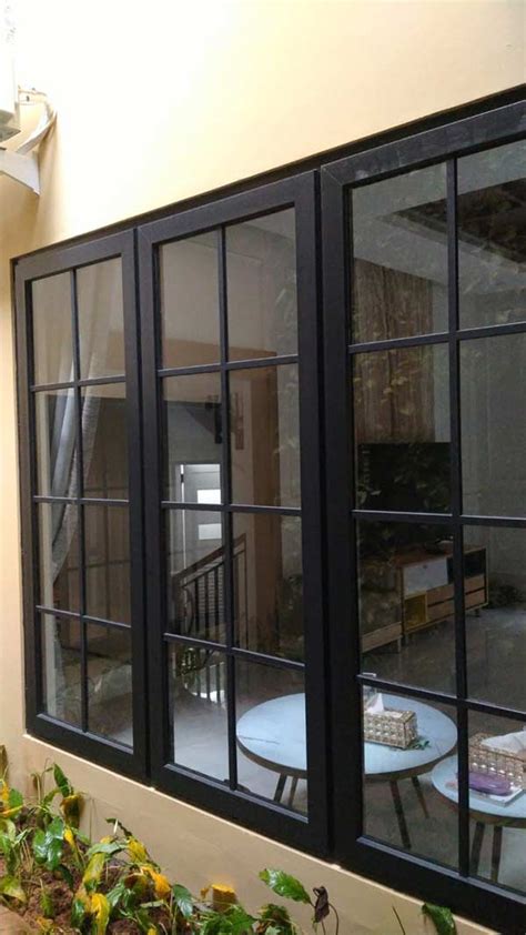 Jendela Swing Dari Kusen Upvc Warna Hitam Matang Kusenupvcalumunium