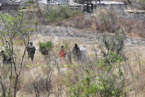 Hallan a un joven asesinado a pedradas y golpes en un terreno baldío de