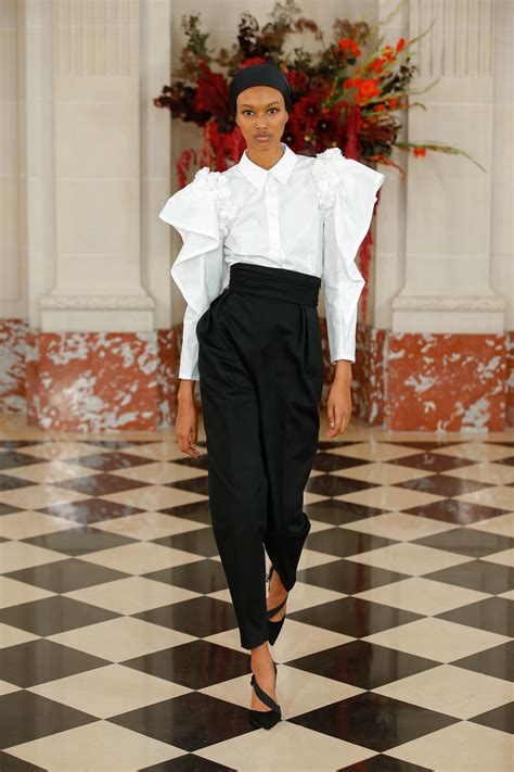 Los Cinco Looks Que Nos Hacen So Ar Del Desfile De Carolina Herrera Ny